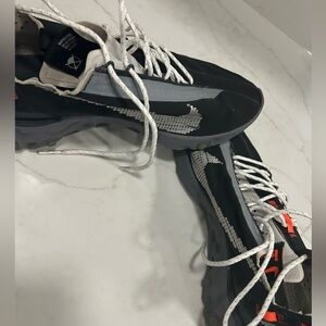 Nike react ISPA -like new - men’s size 10